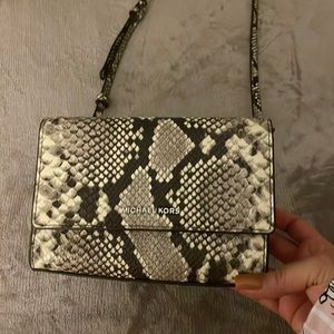 Michael kors purse